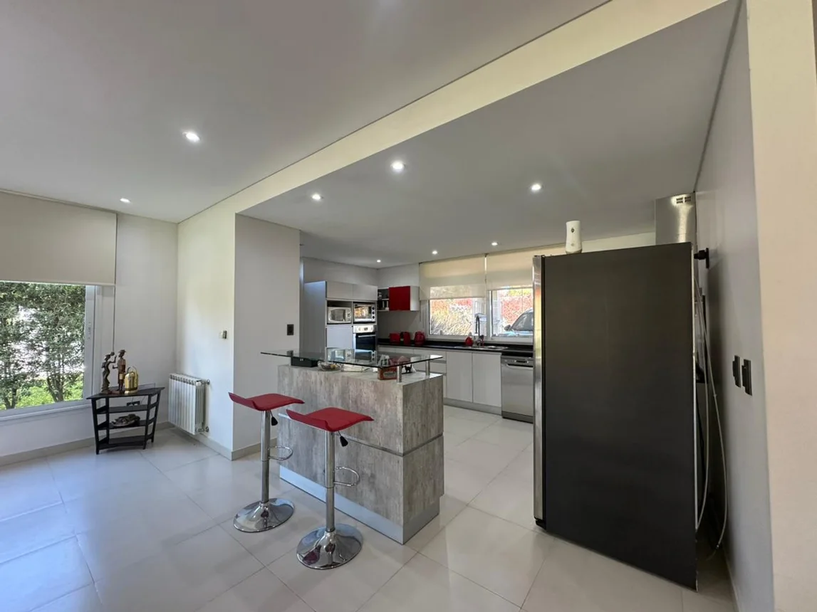 Casa en venta en La Plata, foto 3