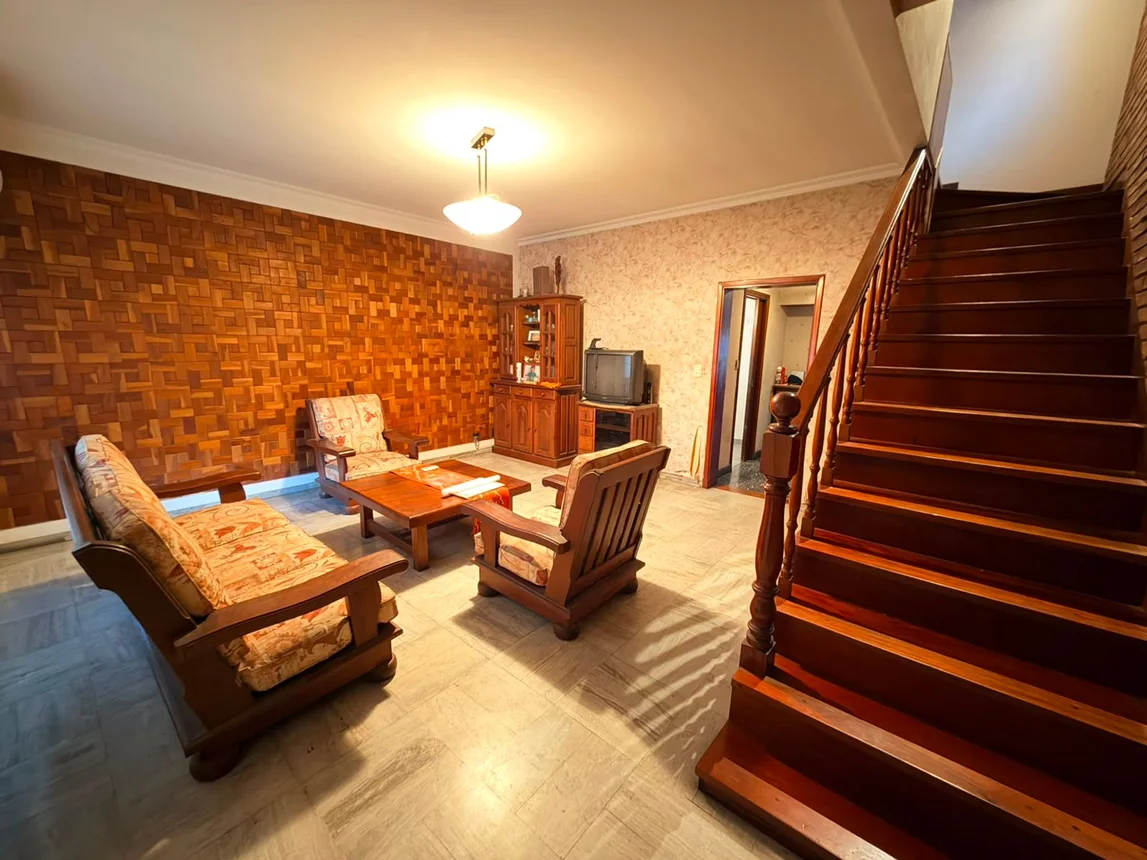 Casa en venta en Banfield, foto 2