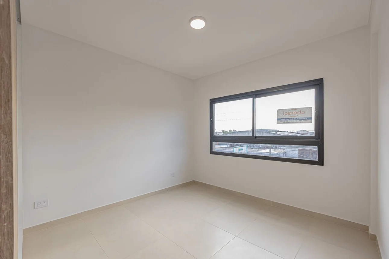 Semipiso de 3 ambientes en venta en Villa Luzuriaga, República de Chile 0, foto 2