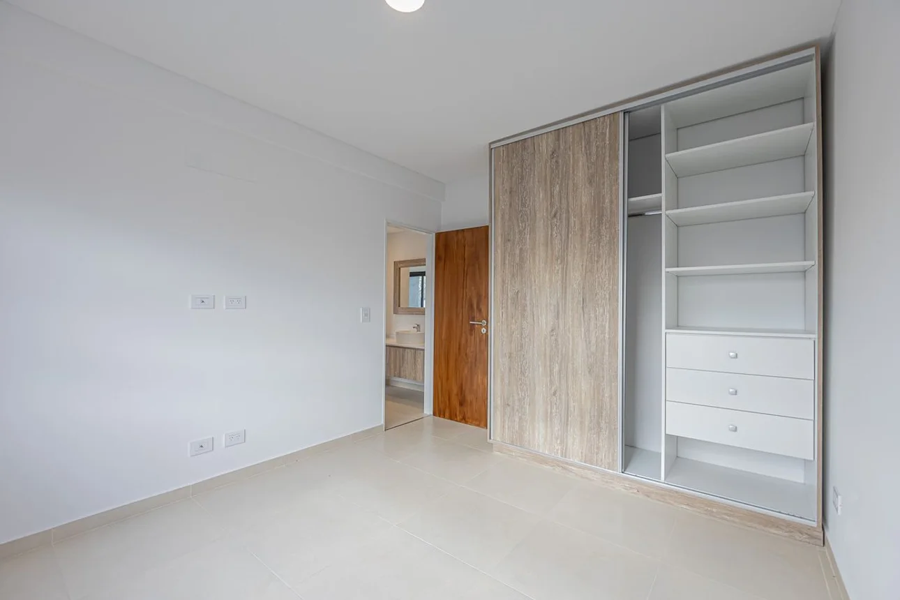 Semipiso de 3 ambientes en venta en Villa Luzuriaga, República de Chile 0, foto 4