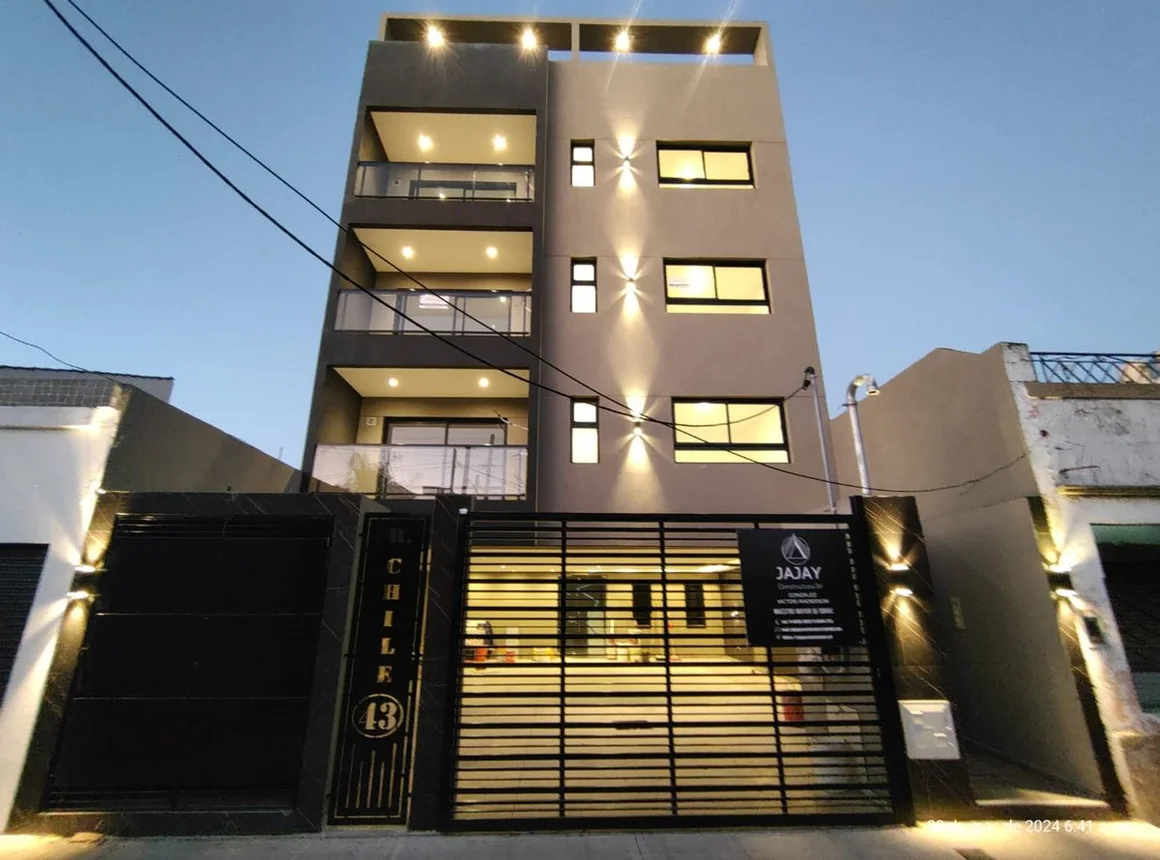 Semipiso de 3 ambientes en venta en Villa Luzuriaga, República de Chile 0