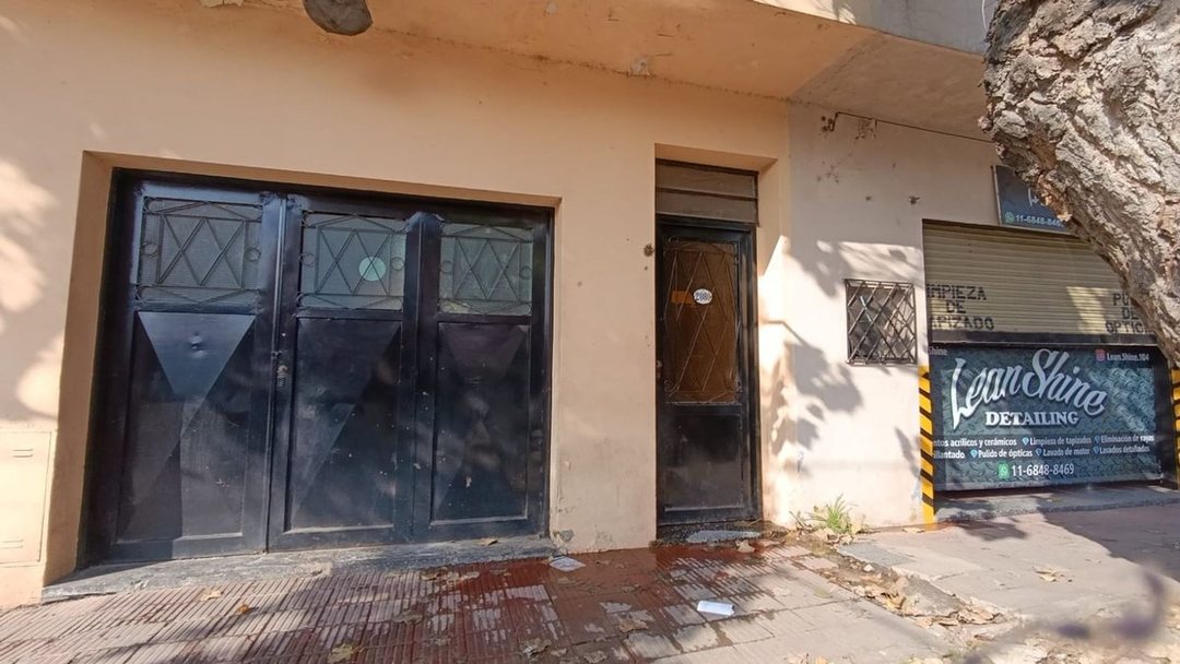 VENTA CASA 3 AMB. CON LOCAL EN PABLO PODESTA