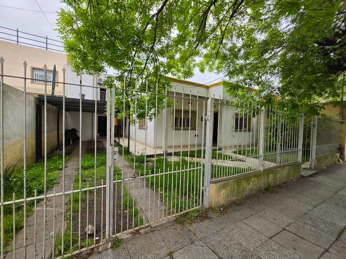 Casa de 6 ambientes en venta en José Mármol, 25 de Mayo 500, foto 2