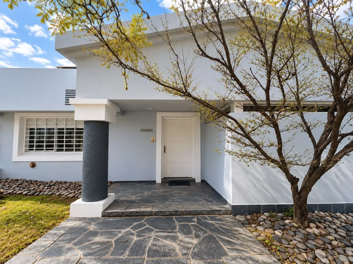 Casa de 8 ambientes en alquiler en Córdoba, Tristán Malbrán 3900, foto 5
