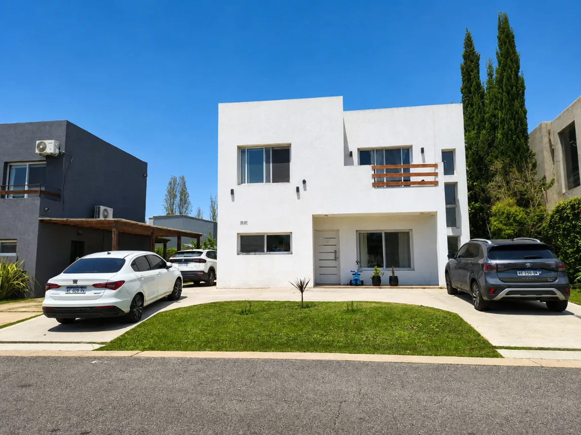 Casa en venta en Pilar, foto 2