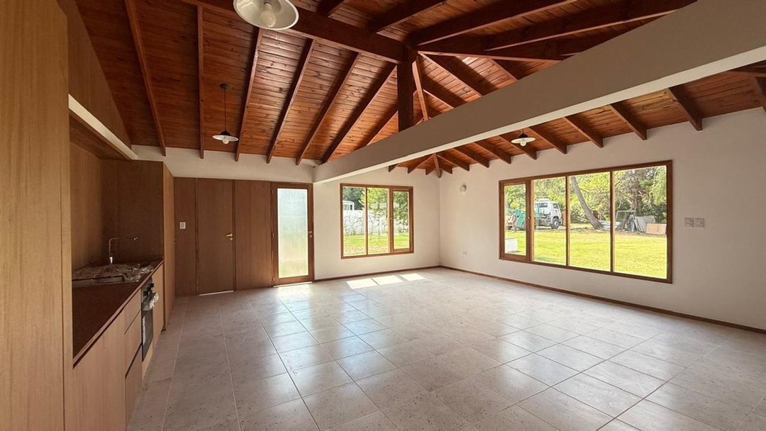 VENTA CASA NUEVA VENTANALES PILETA EL REMANSO