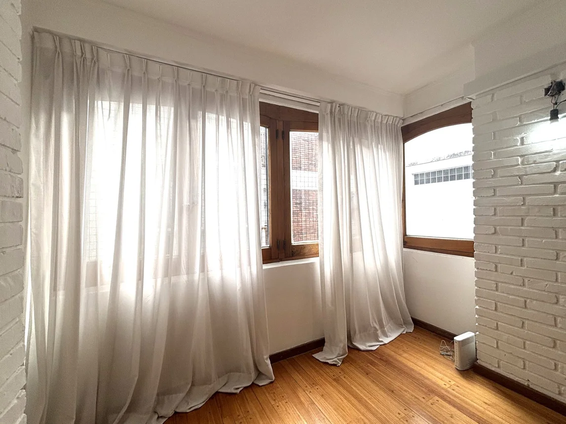 Venta depto 2 amb palermo chico contrafrente alto, foto 1