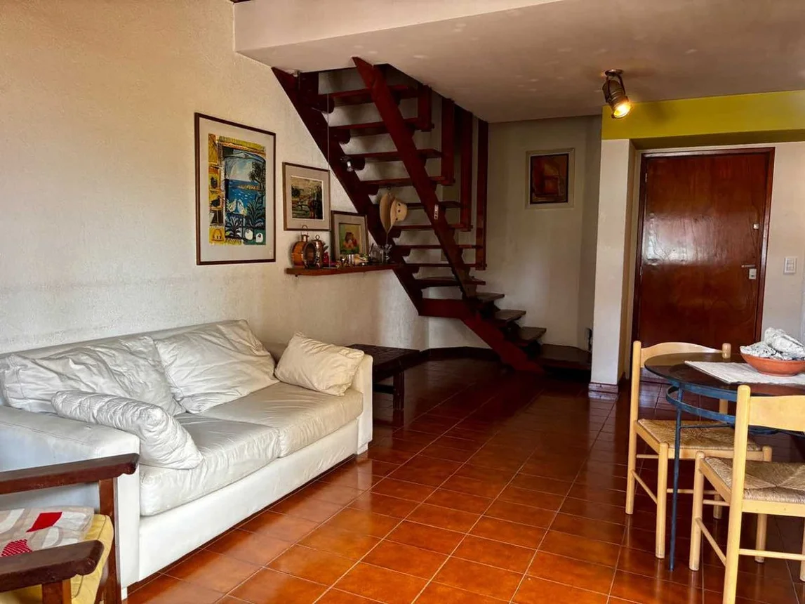 Departamento de 3 ambientes en venta en Pinamar, Avenida Constitución 200