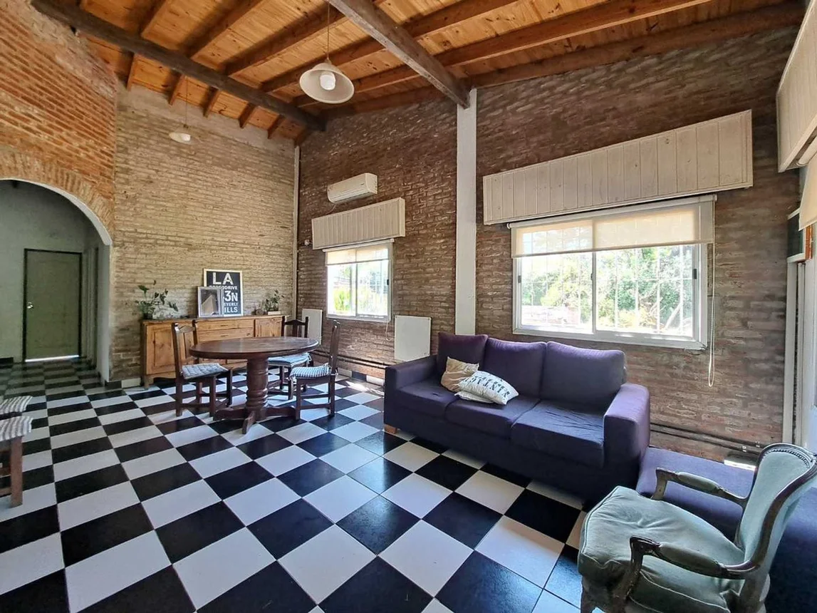 Casa de 5 ambientes en venta en Paso del Rey, Vélez Sársfield 2700