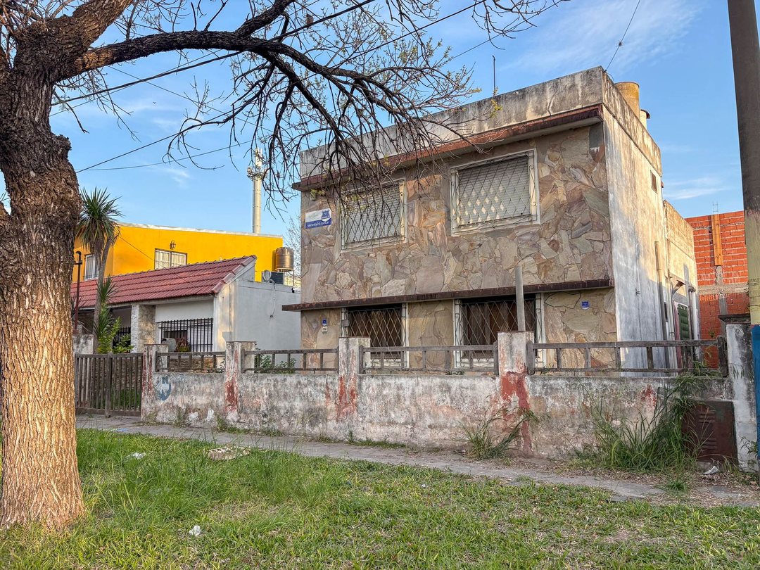 CASA EN VENTA 3 DORMITORIOS FISHERTON