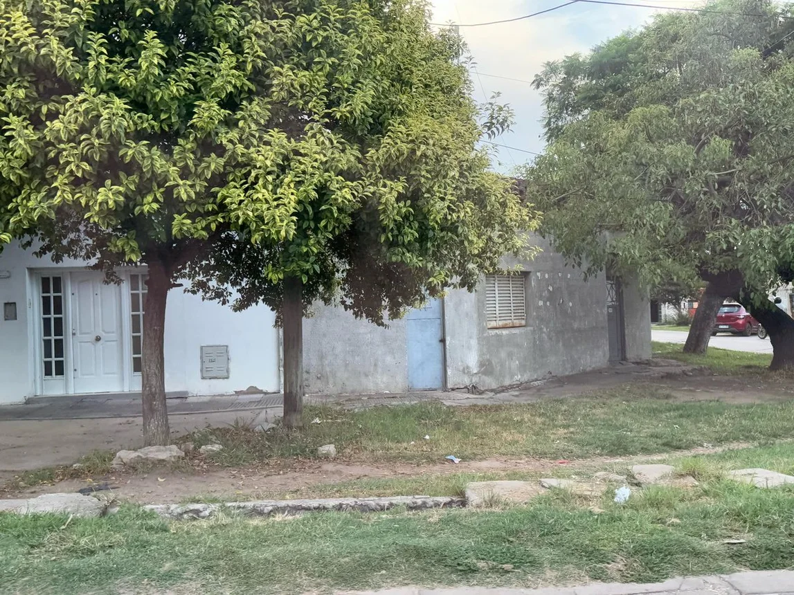 Venta casa sobre avenida, foto 2