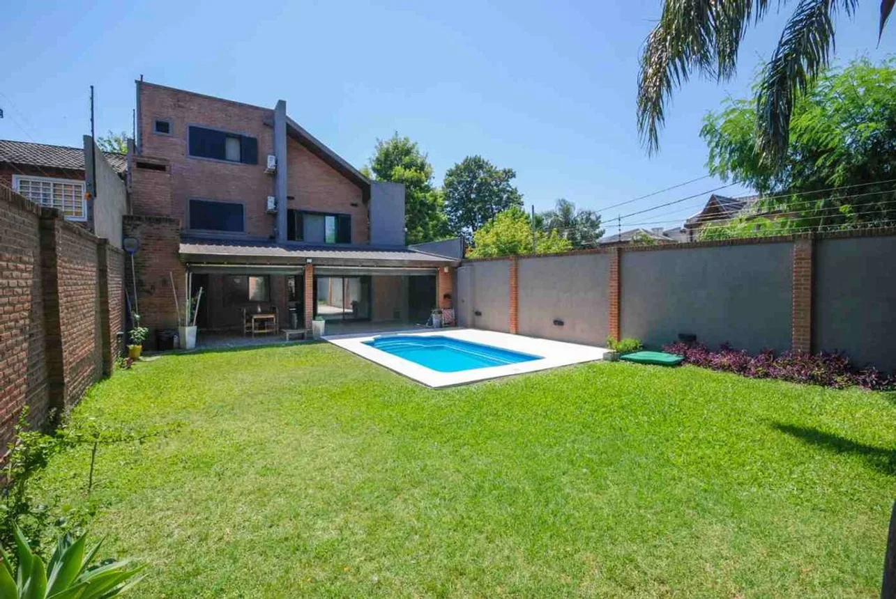 Casa de 5 ambientes en venta en El Palomar, Cacique Catriel 900, foto 2