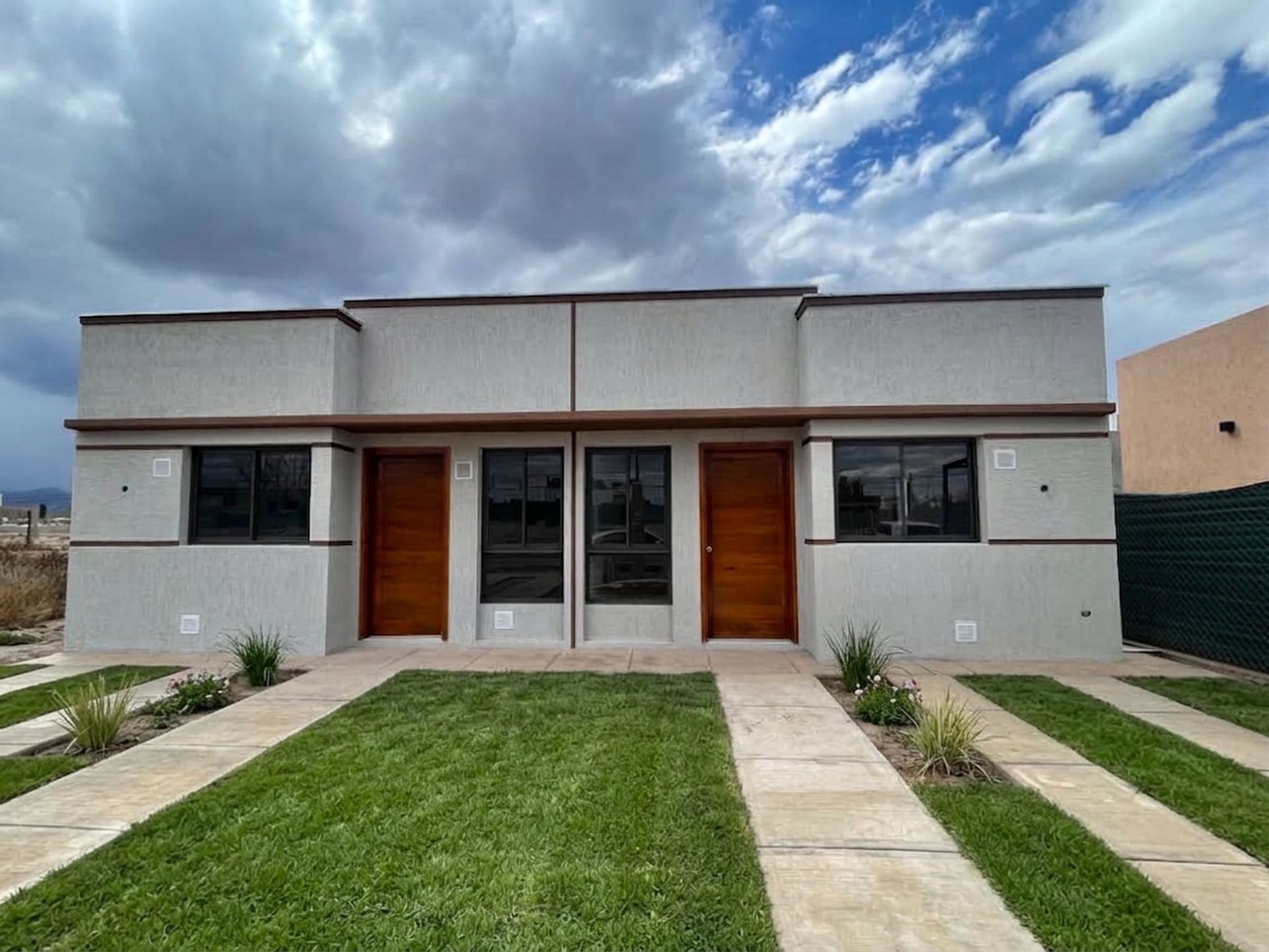 Casa en Bº Pinar del Sol 9 - Emilio Civit (lateral Norte) y Terrada, Maipú, Mendoza 0