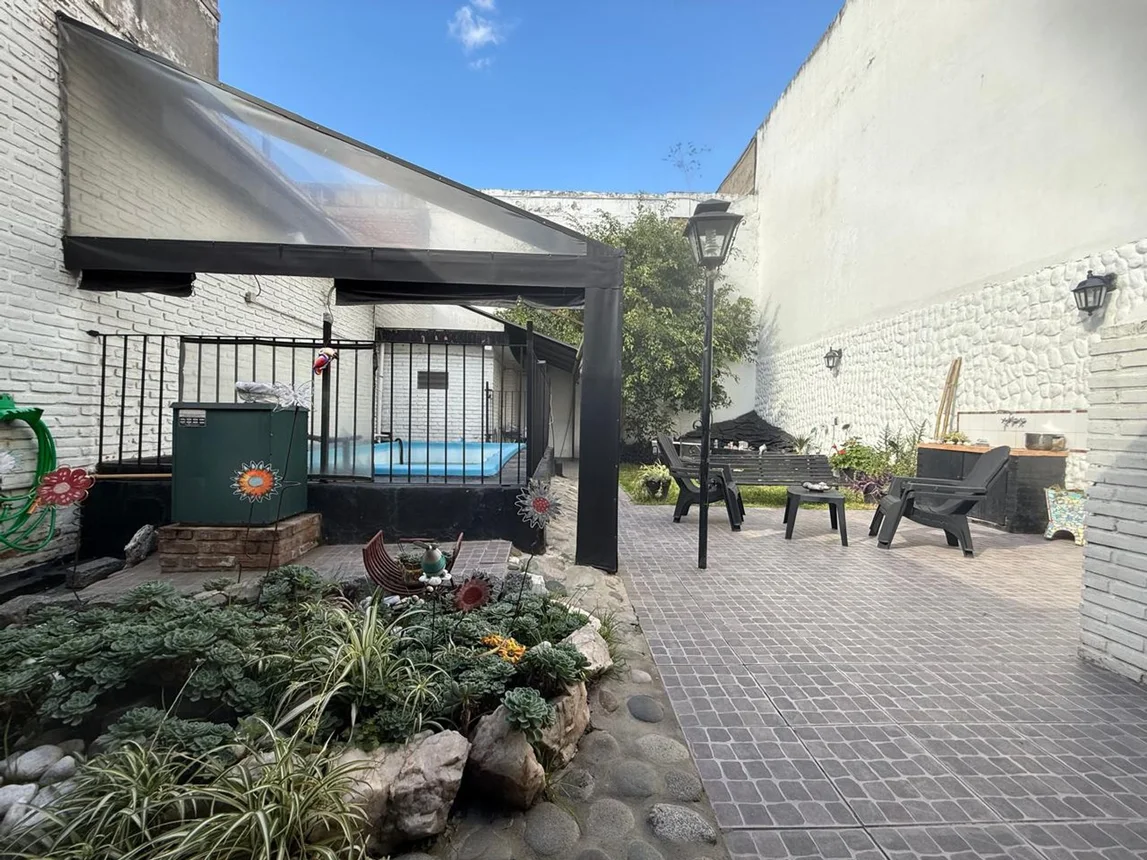 Casa de 4 ambientes en venta en Nueva Pompeya, Abraham J. Luppi 1400