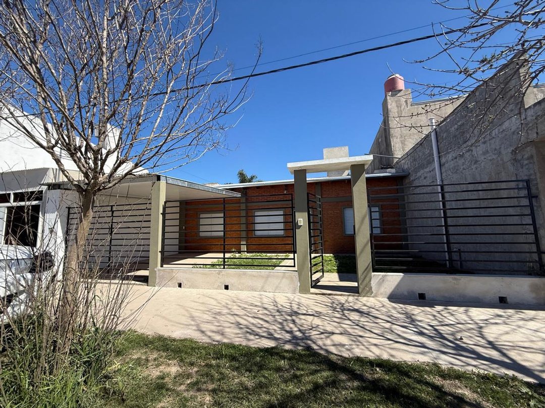 Se vende casa Nueva 2 dormitorios-Barrio Progresar