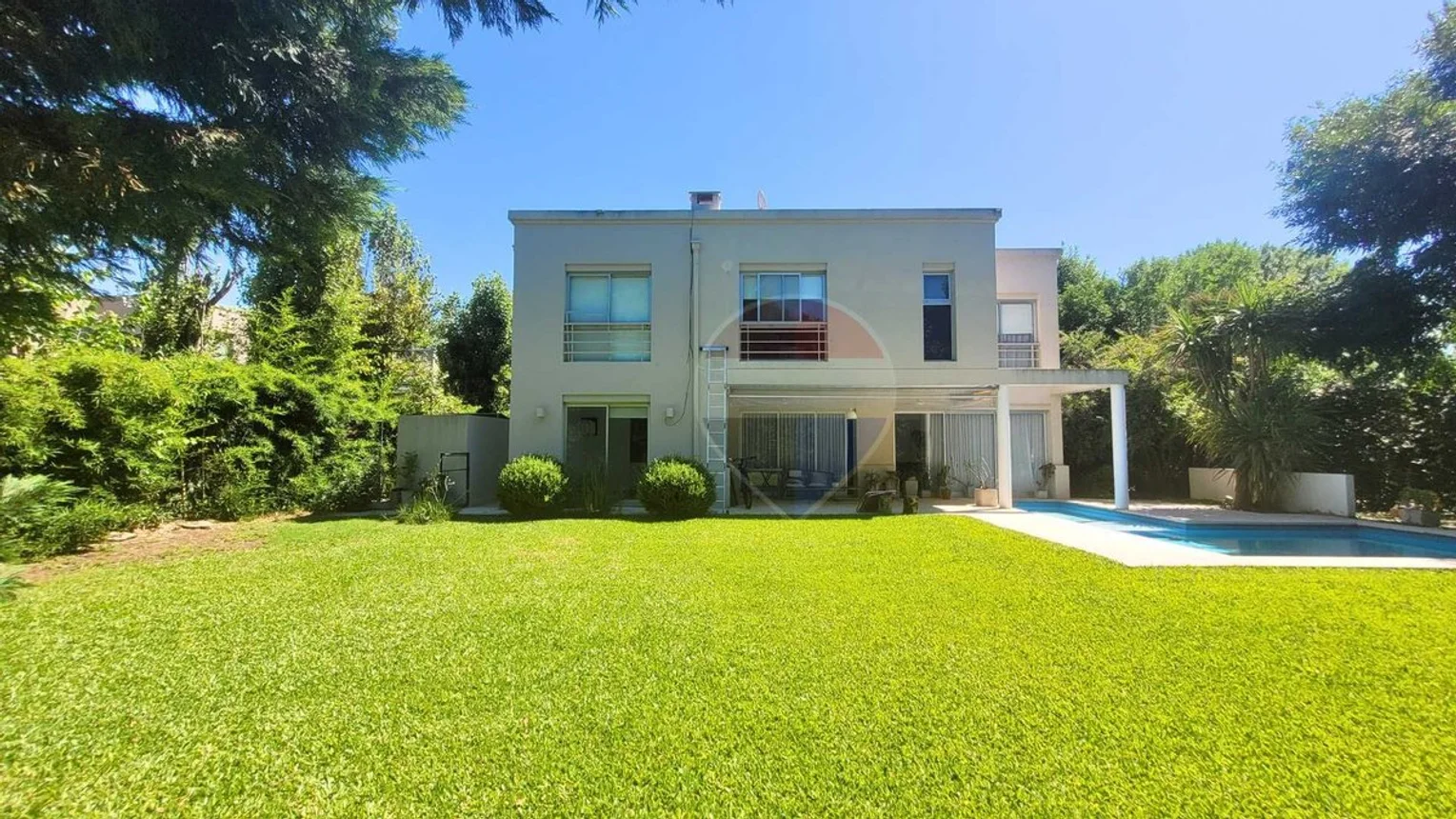 Casa en venta en Pilar
