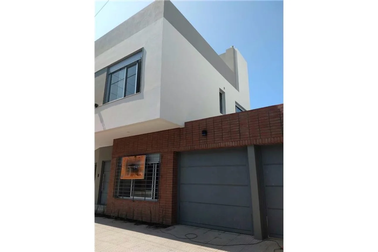 Casa dúplex en venta en Ramos Mejía, foto 2