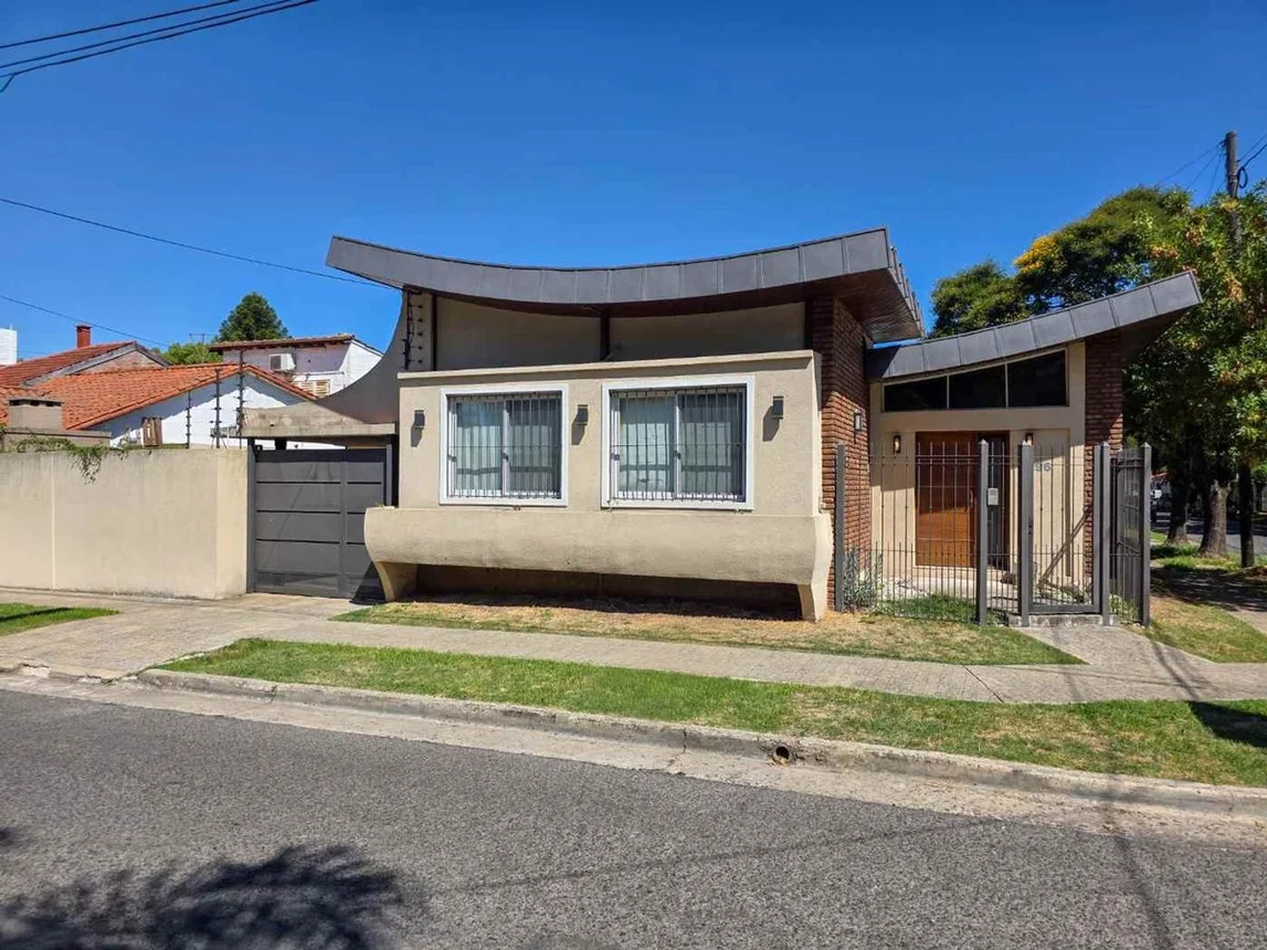 Casa de 4 ambientes en venta en Castelar, Pedro Goyena 3000, foto 2