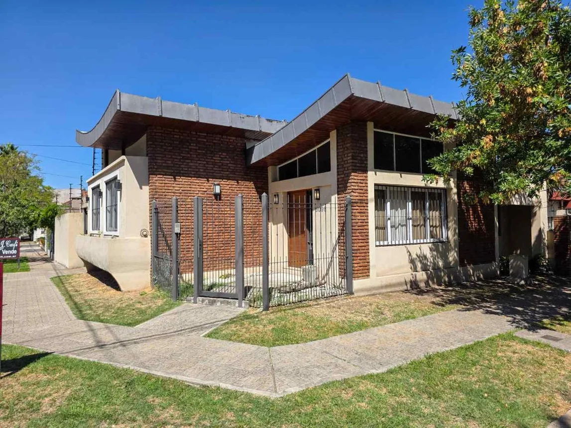 Casa de 4 ambientes en venta en Castelar, Pedro Goyena 3000, foto 5