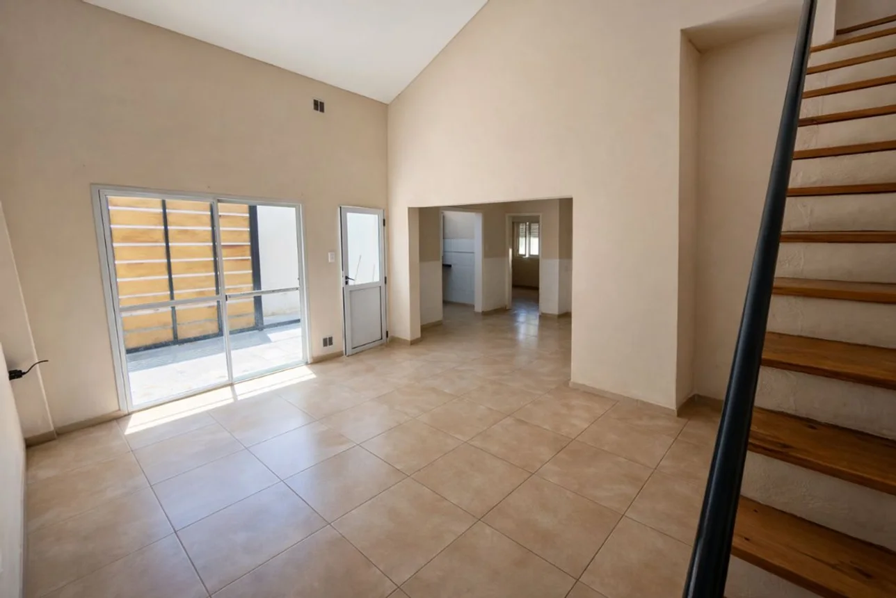 Casa de 5 ambientes en venta en Adrogué, Somellera 1600, foto 2