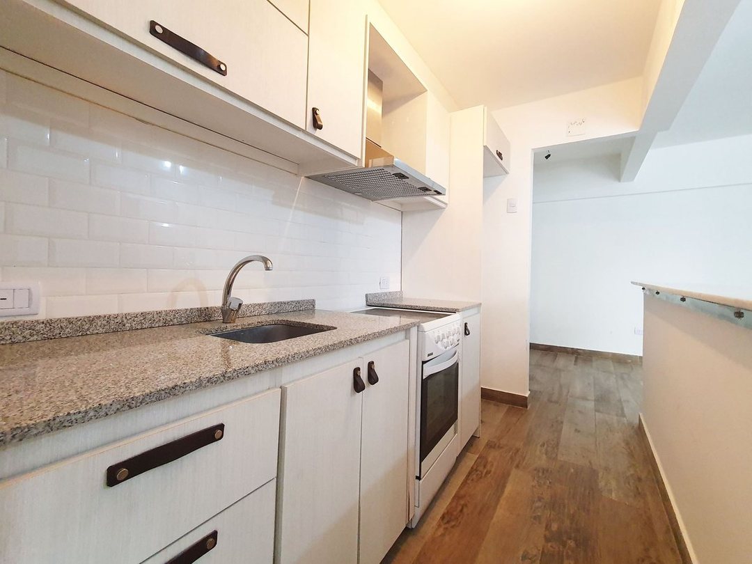 VENTA DEPTO 2 AMB. CON COCHERA,PATIO Y BAULERA