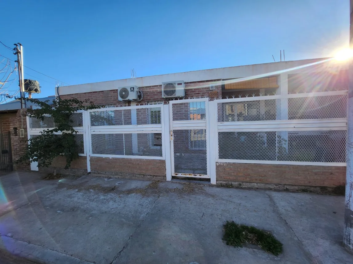 Casa en venta en Neuquén, foto 3