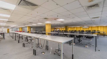 ALQUILER OFICINA SEMIEQUIPADA EN CENTRO