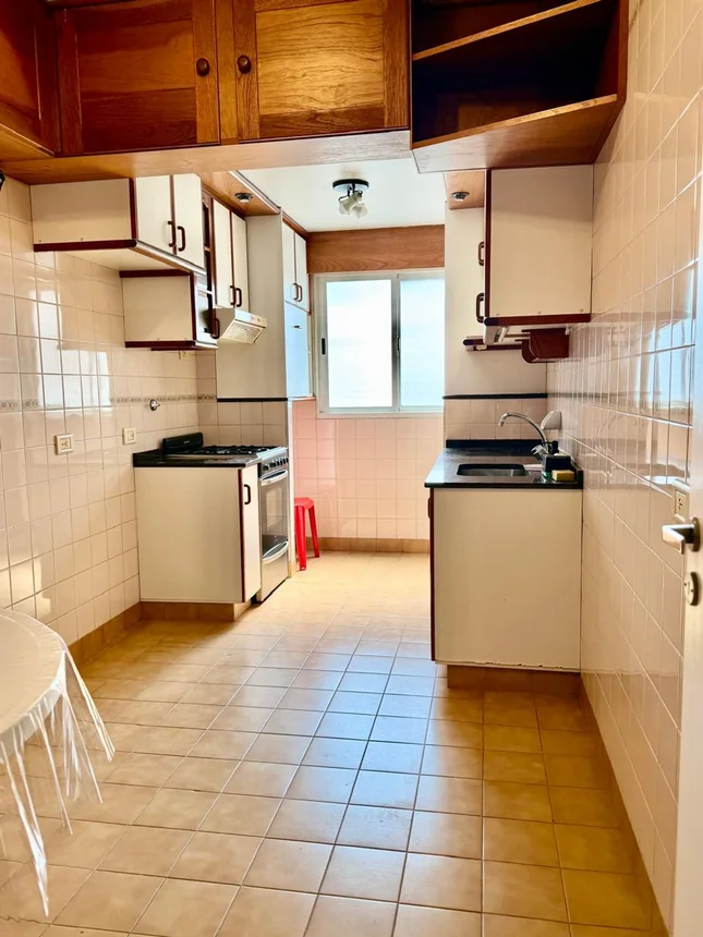 Departamento en alquiler en Monserrat, Moreno 800