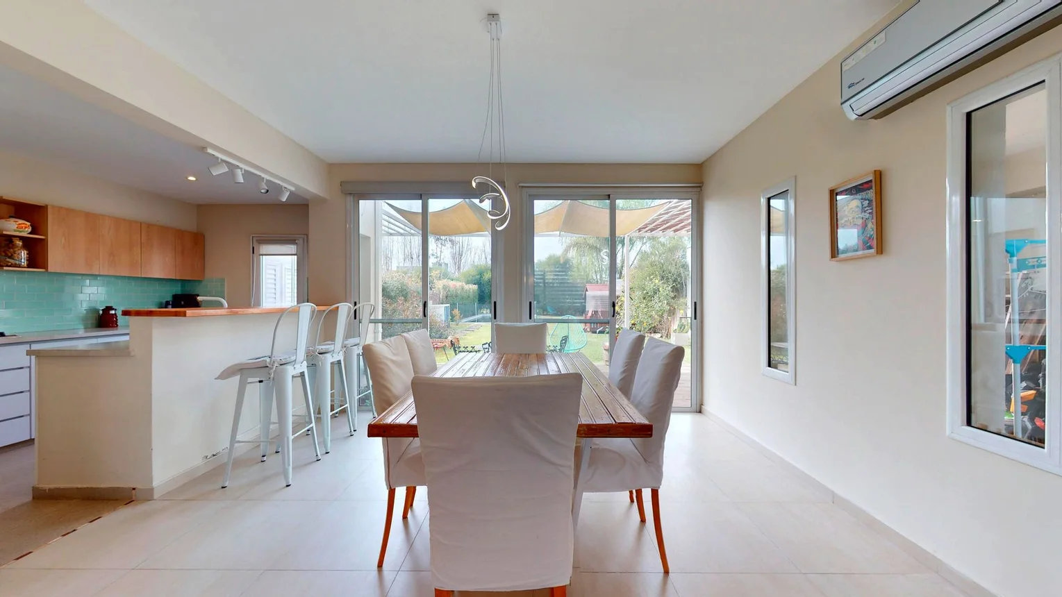 Casa de 8 ambientes en venta en City Bell, Calle 462 Entre 11 y 13 1600