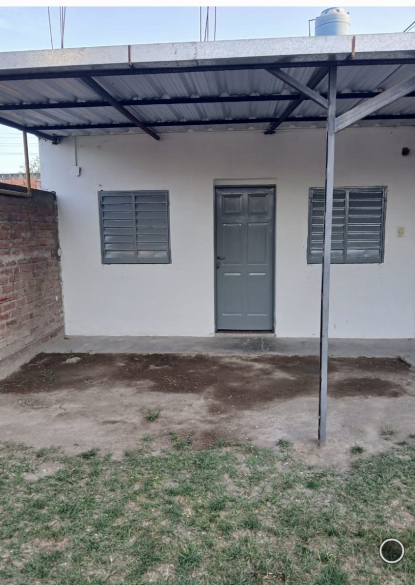 CASA VENTA BARRIO DON EMILIO ZONA SUR 4 DORM - foto 8