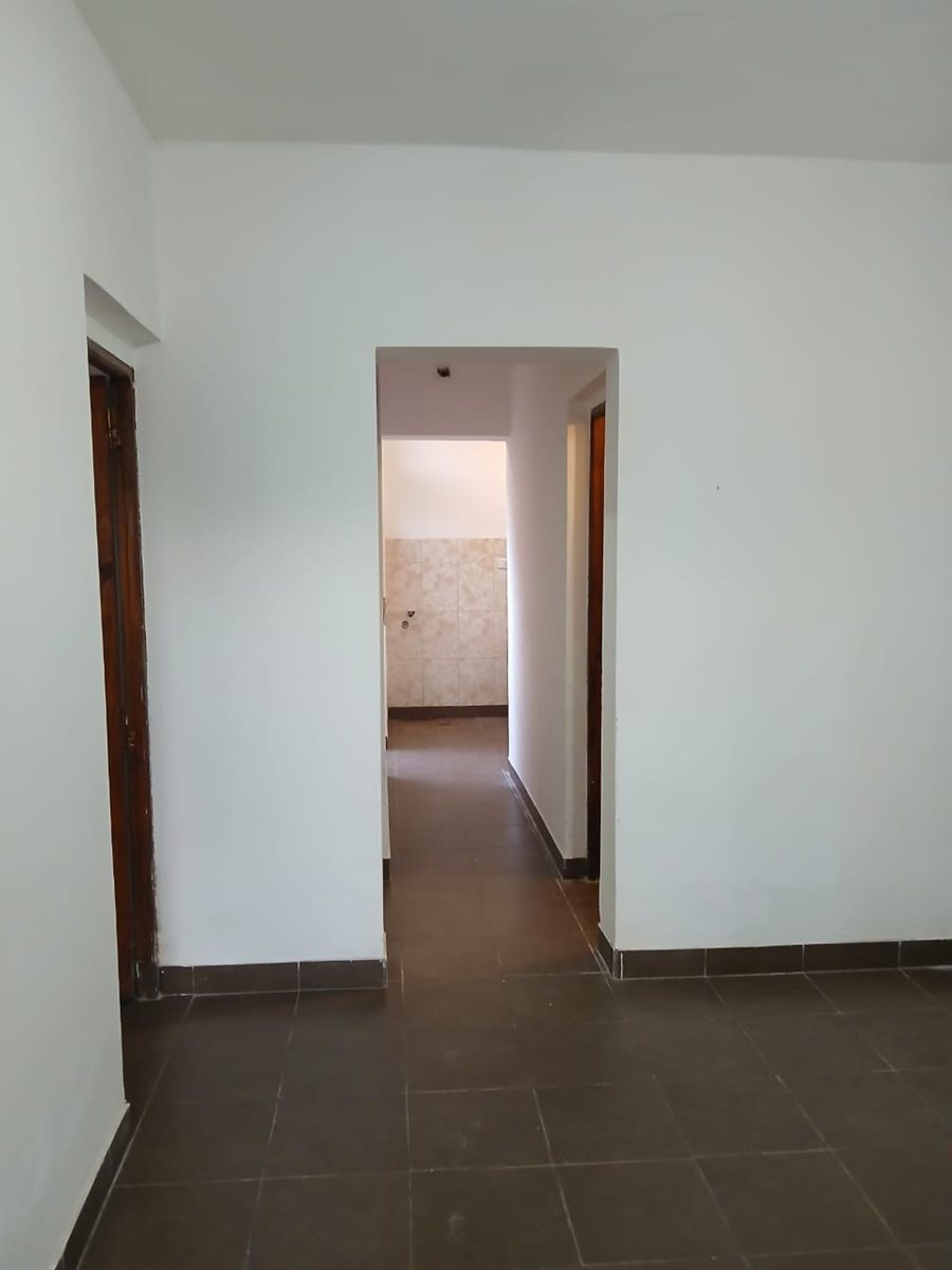 CASA VENTA BARRIO DON EMILIO ZONA SUR 4 DORM - foto 7