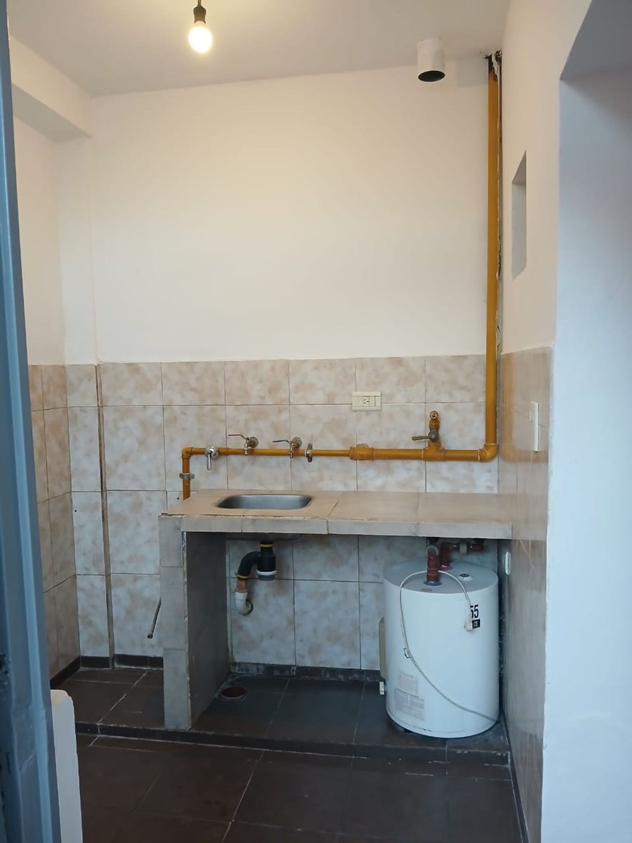 CASA VENTA BARRIO DON EMILIO ZONA SUR 4 DORM - foto 5