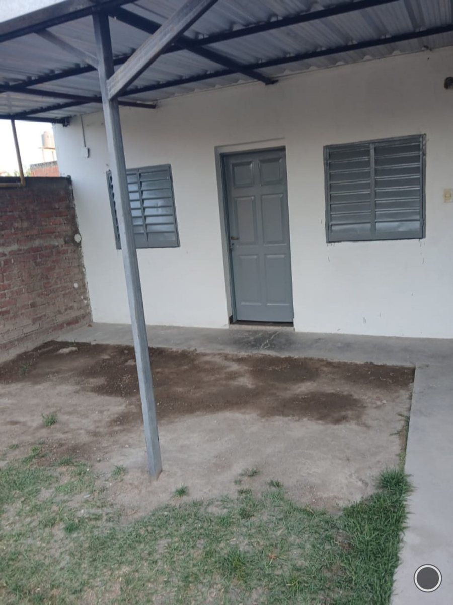 CASA VENTA BARRIO DON EMILIO ZONA SUR 4 DORM - foto 2