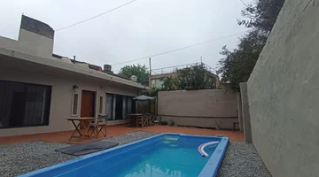 CASA 2 AMB VENTA OLIVOS CON JARDIN PILETA COCHERA