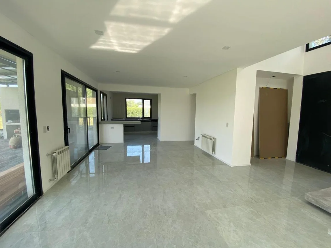 Casa en venta en La Plata, foto 2