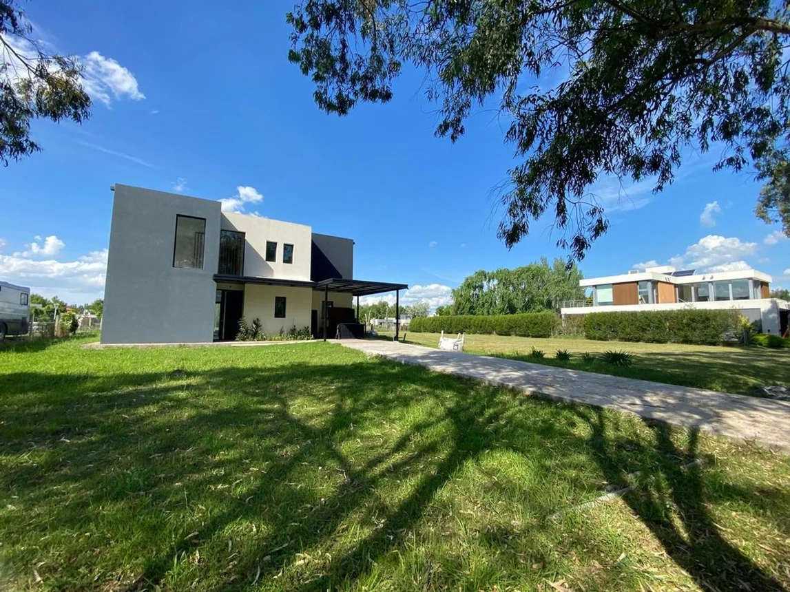 Casa en venta en La Plata, foto 3