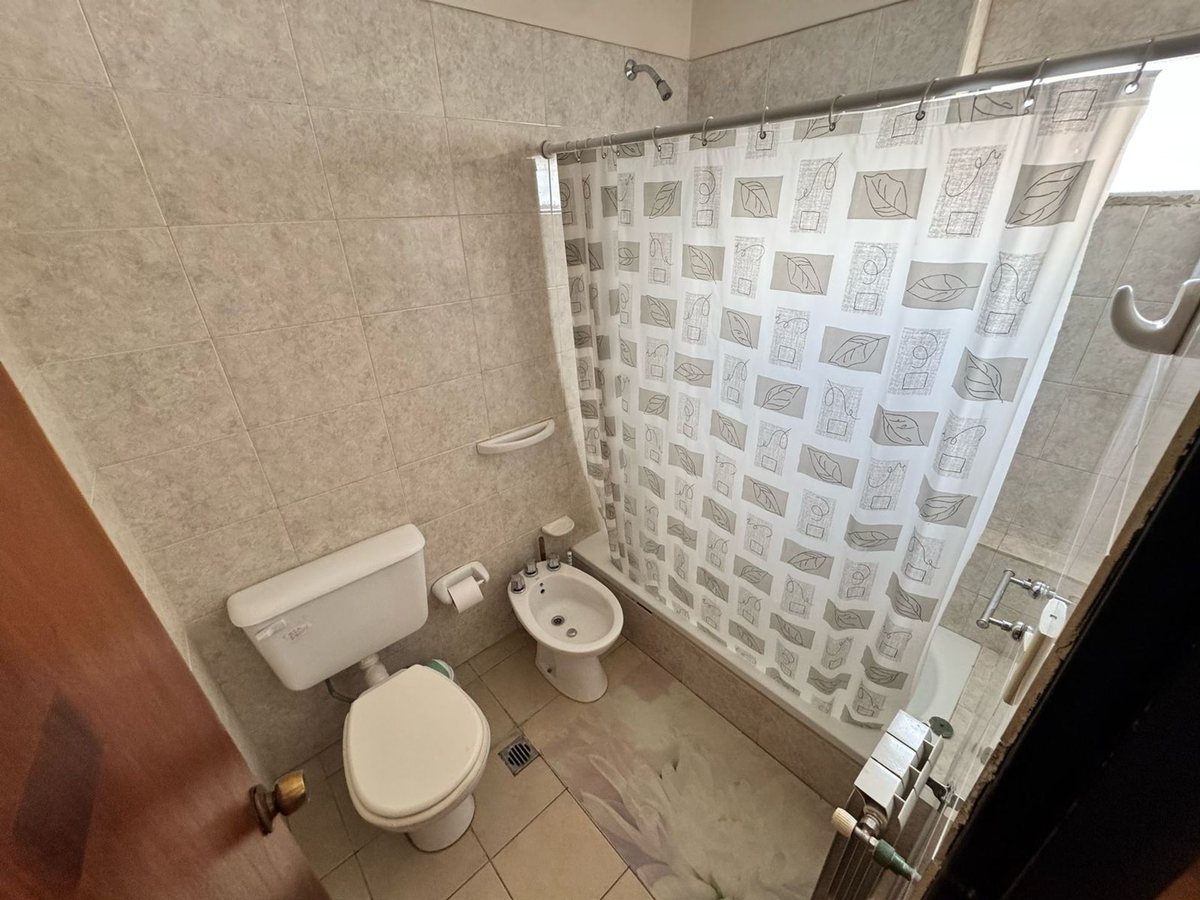 DEPARTAMENTO AMPLIO VENTA CENTRO 3 DORM C/COCHERA - foto 11