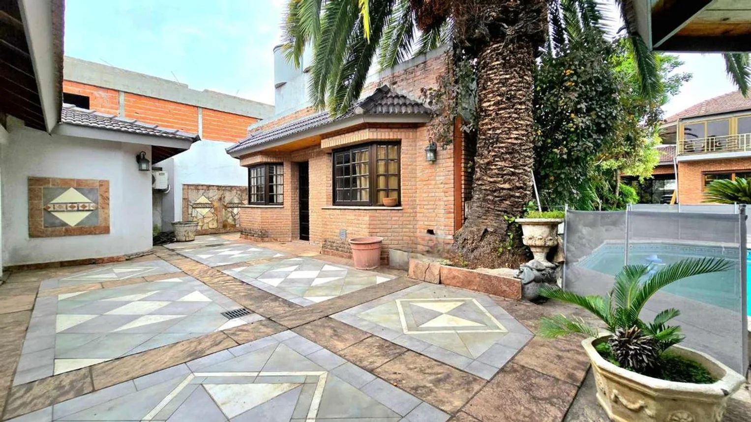 PH de 3 ambientes en venta en Villa Sarmiento, Chile 900