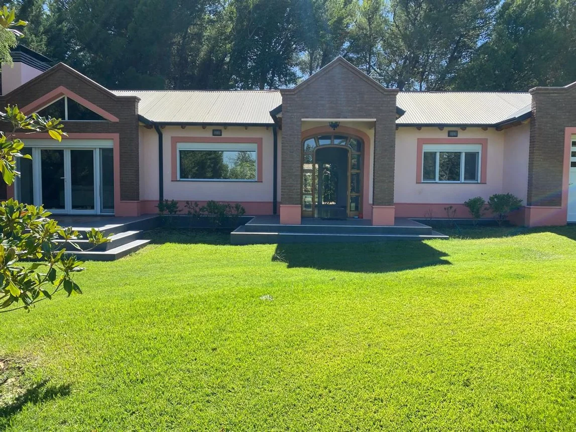 Casa en venta en Bahía Blanca, foto 2