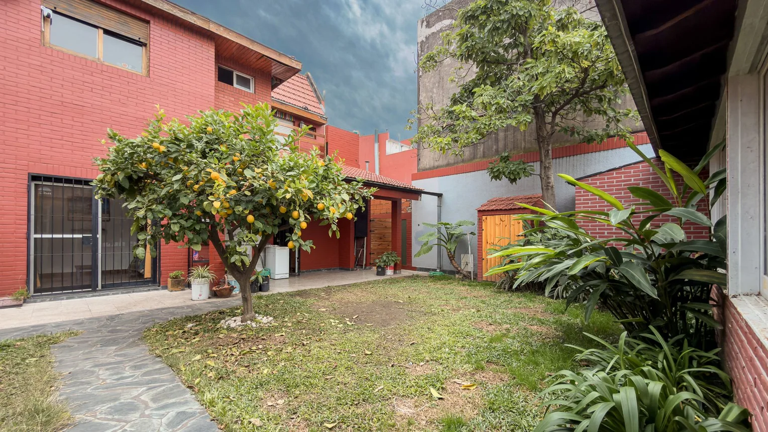 Casa de 6 ambientes en venta en Villa Bosch, Dante 5600