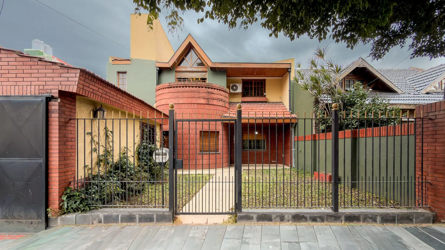 Casa de 6 ambientes en venta en Villa Bosch, Dante 5600, foto 2