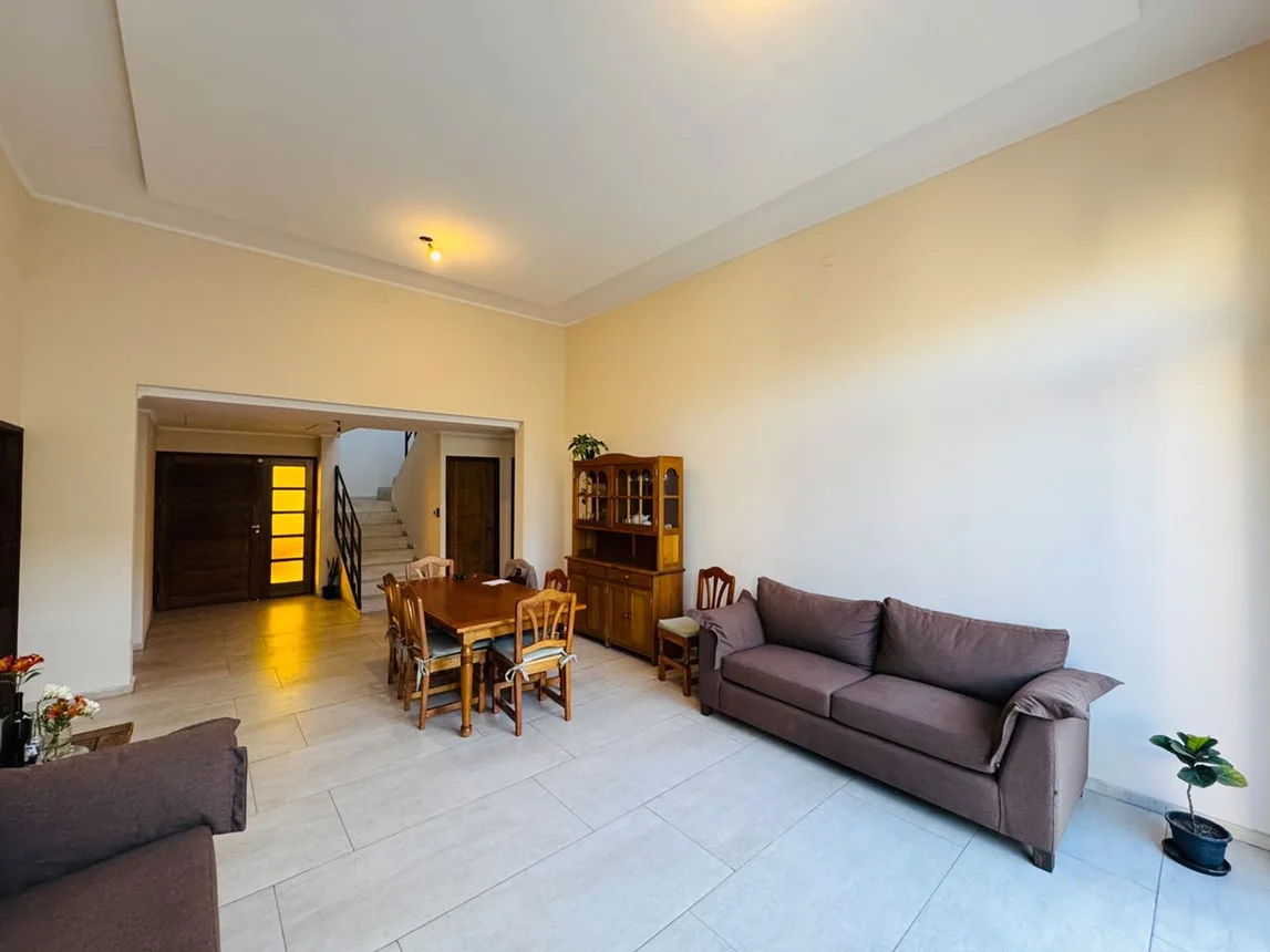 Casa en venta en Guaymallén, foto 2