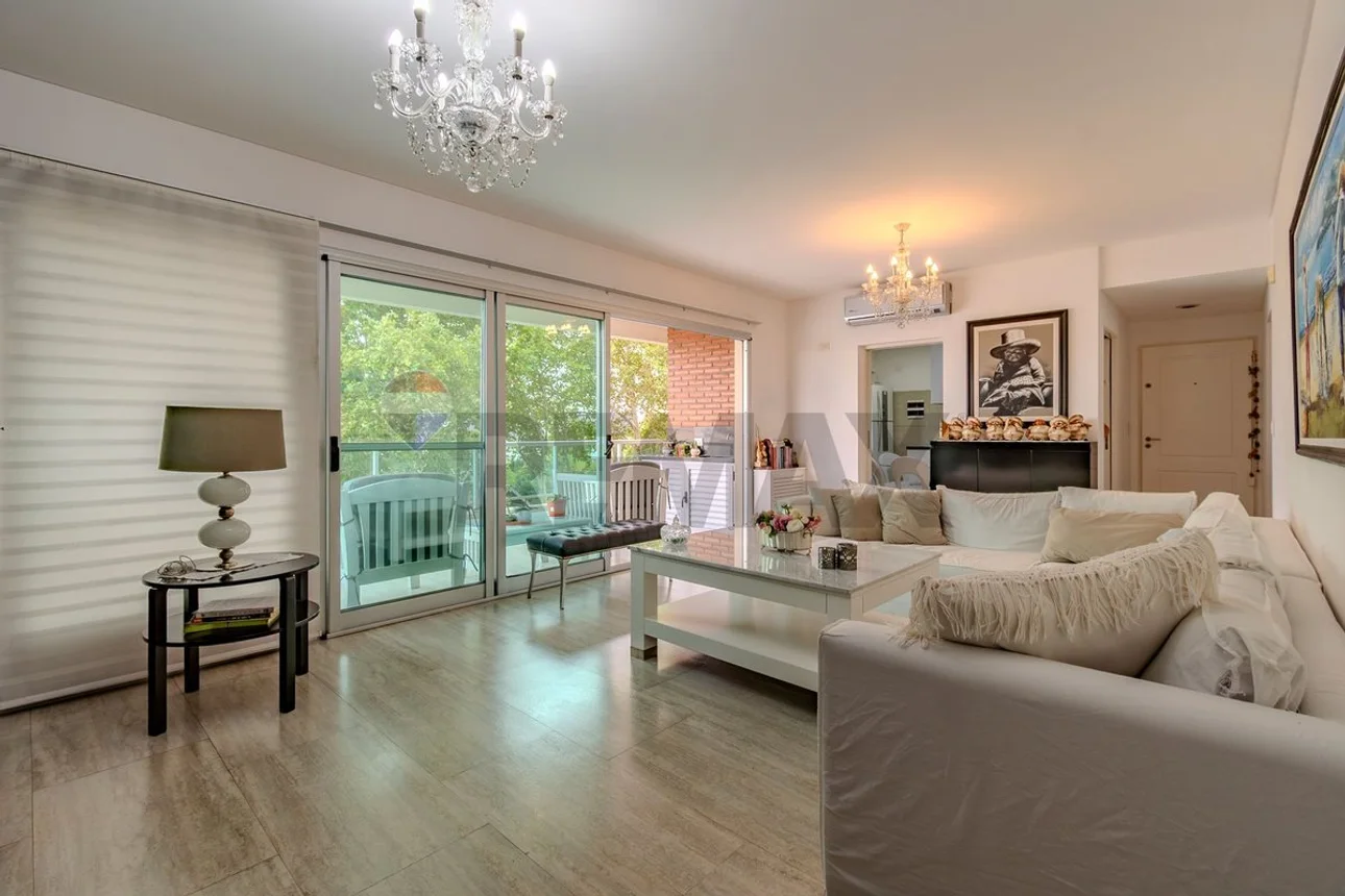Semipiso de 4 ambientes en venta en Villa Ballester, República 5000