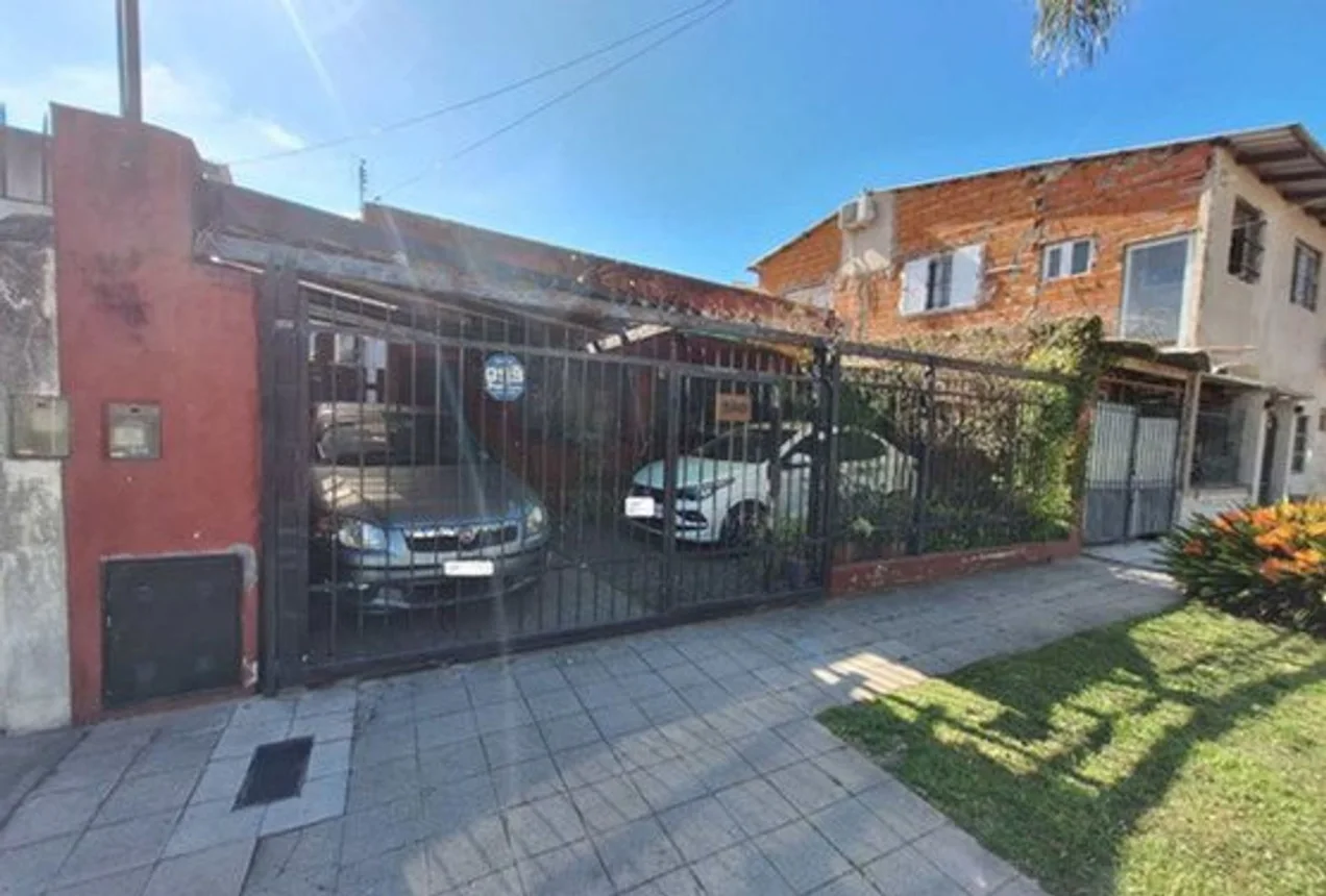 Casa en venta en Turdera, foto 3