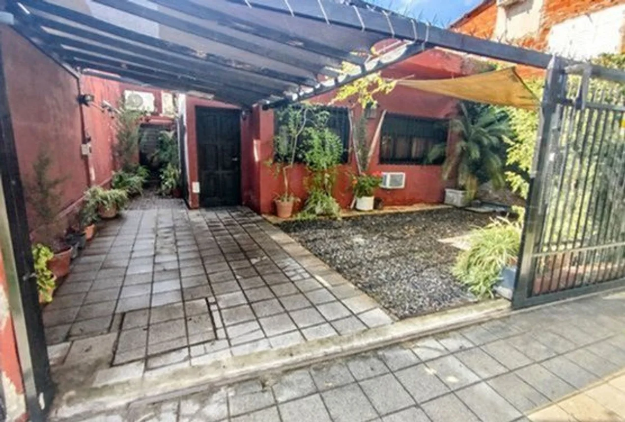 Casa en venta en Turdera, foto 2