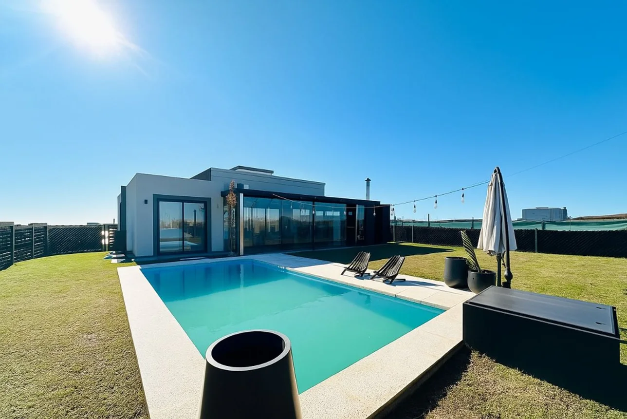 Casa en venta en Hudson, 63 E/ la Autopista Buenos Aires -la Plata y Costanera del Río de la Plata, Hudson 7800
