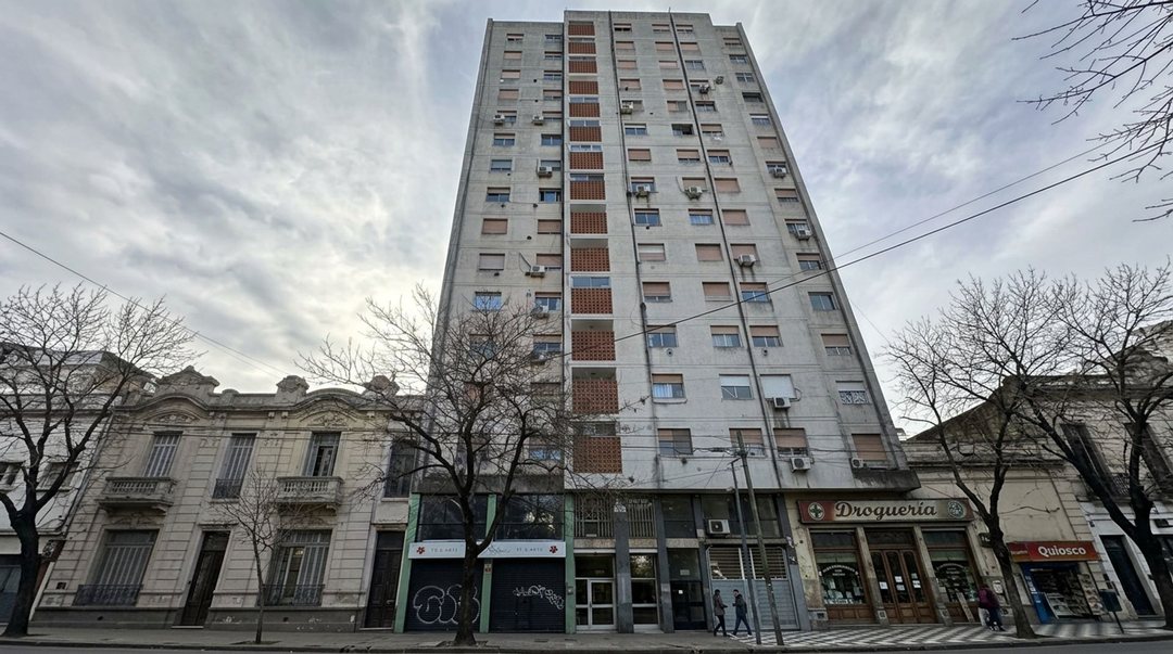 DEPARTAMENTO EN VENTA LA PLATA 7 AMBIENTES