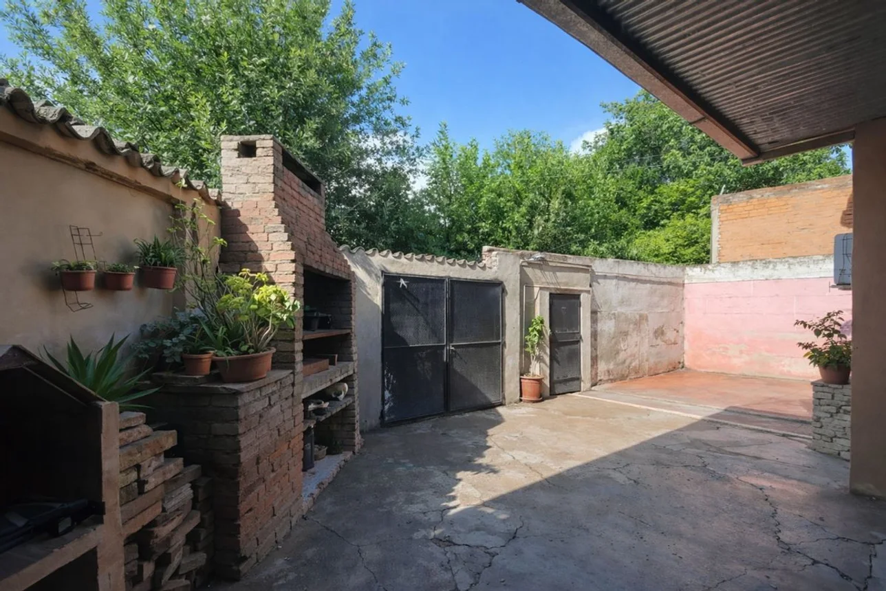 Casa de 4 ambientes en venta en San Miguel de Tucumán, Uruguay 1200, foto 2
