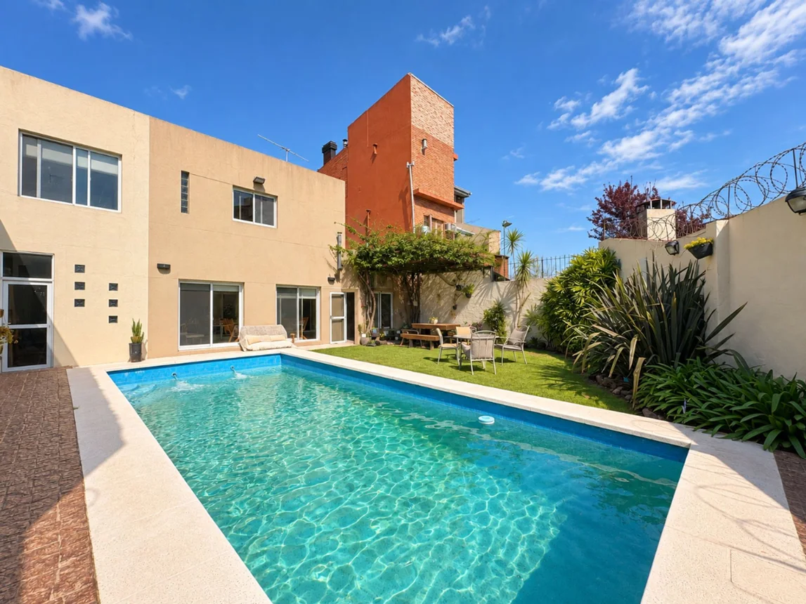 Casa de 4 ambientes en venta en Villa Bosch, Miguel Ángel 5700