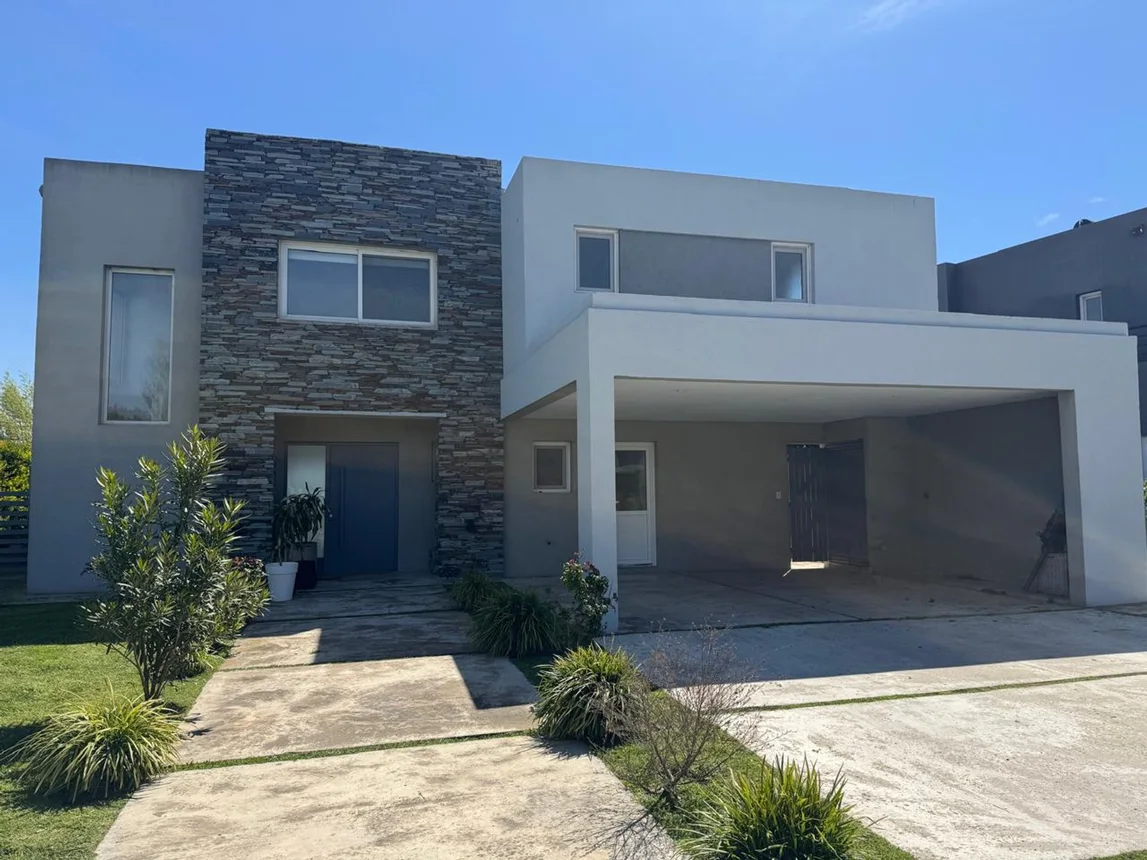 Casa en alquiler en Belén de Escobar, Libertad 300